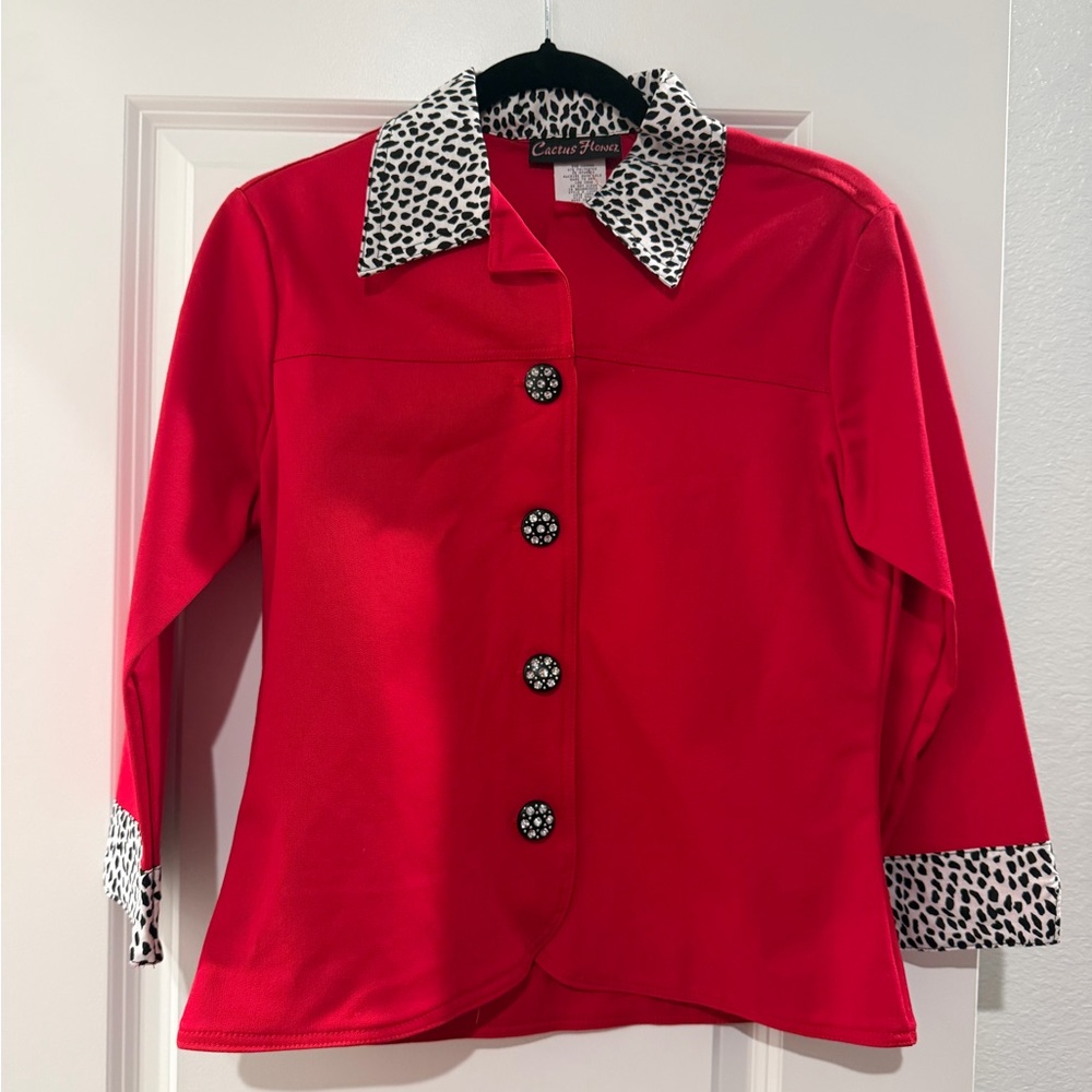 Red rhinestone button down, with polka dot accents!! ✨✨❤️